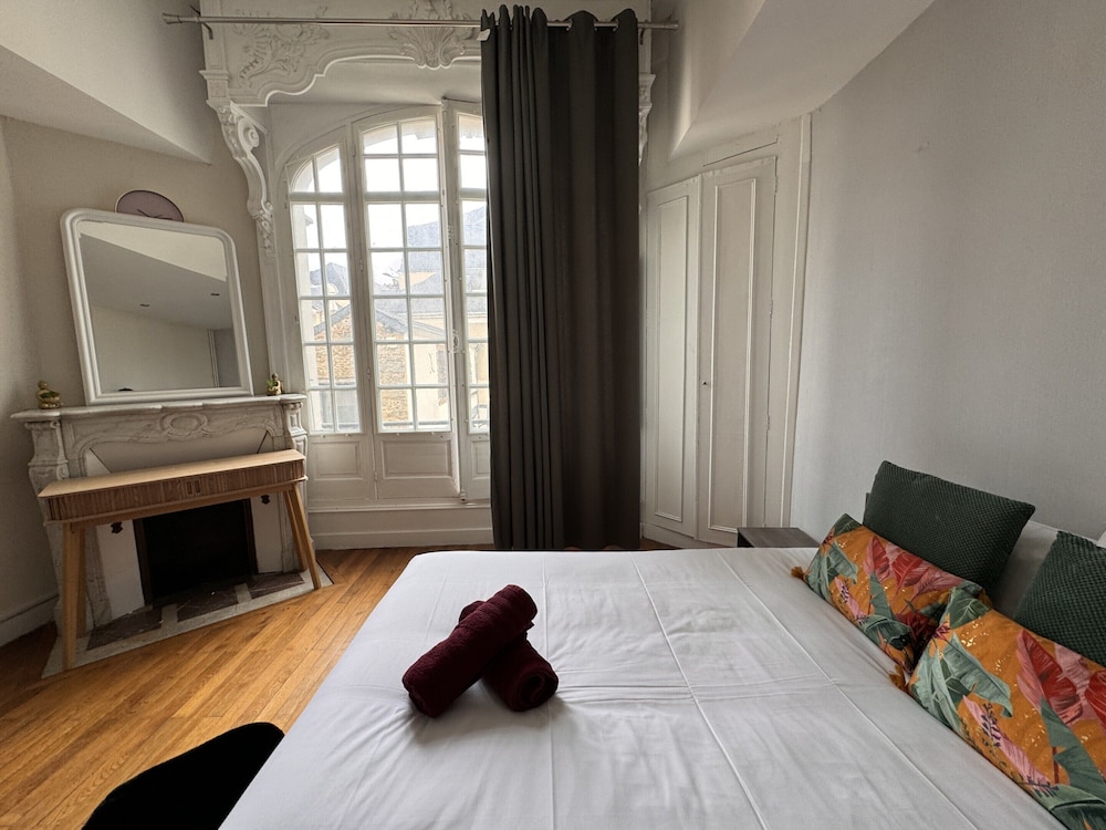 Villa in Le Mans Near Plantagenet City