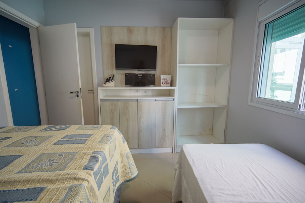 Apto pet Friendly c Churrasqueira a 100m da Praia