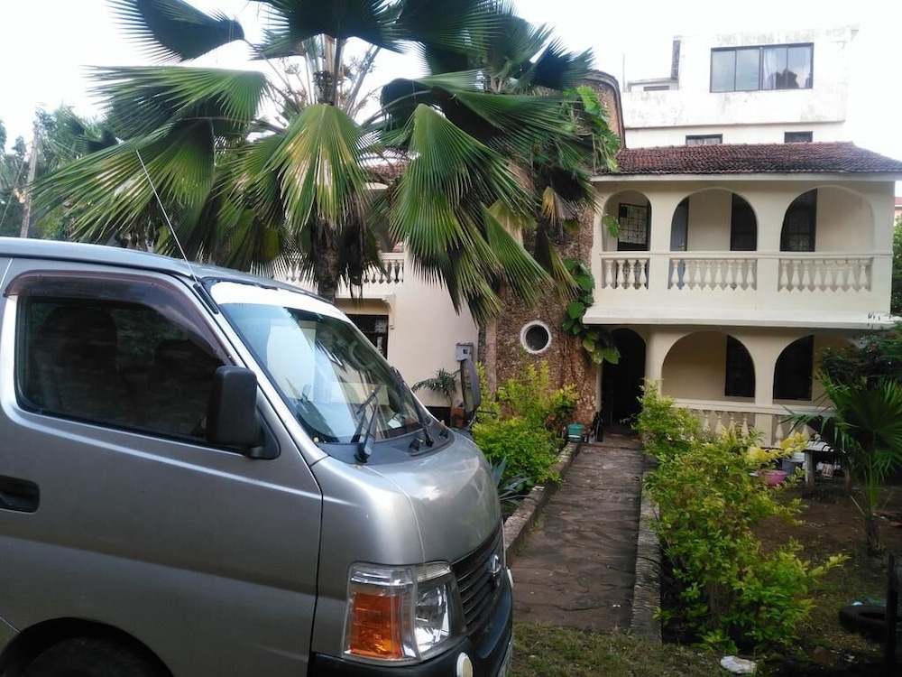 Akogo House