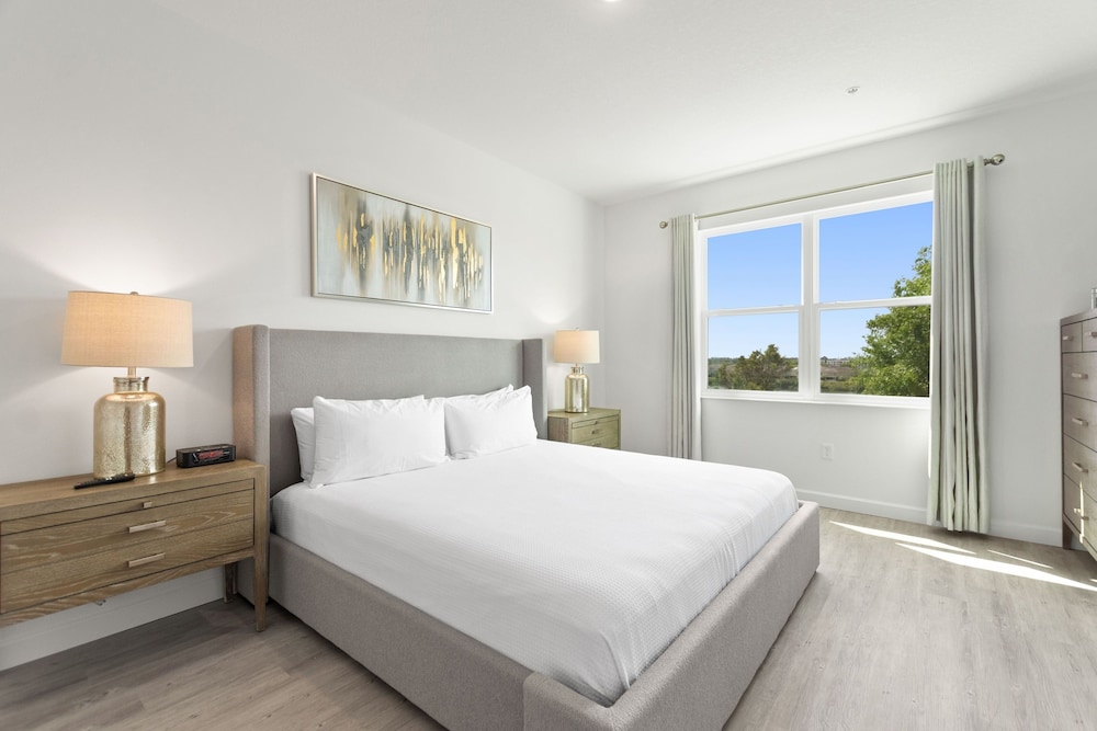 Harmony Haven Boutique Townhome At Azzure Resort Near Disney By Shine Villas 6 Bedroom Townhouse