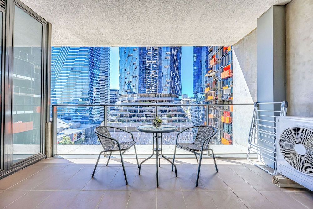 StayAU Leisure 2BR Modern CBD Apt