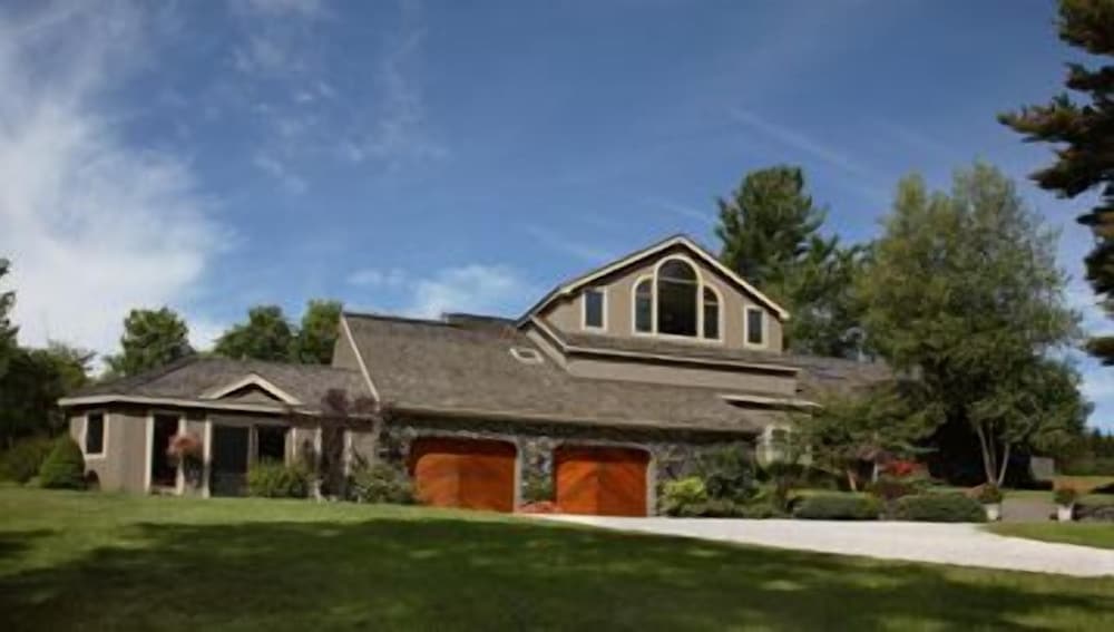 The Mountain Top Inn & Resort