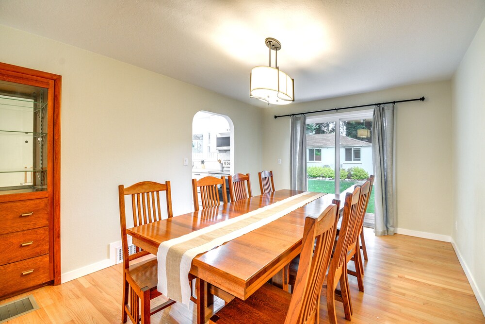 Tacoma Vacation Rental w/ Outdoor Fireplace - Property Image 11