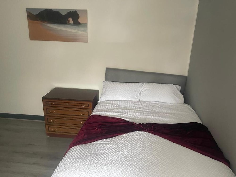 Winners Inn Sleeps 2 With Parking view 5