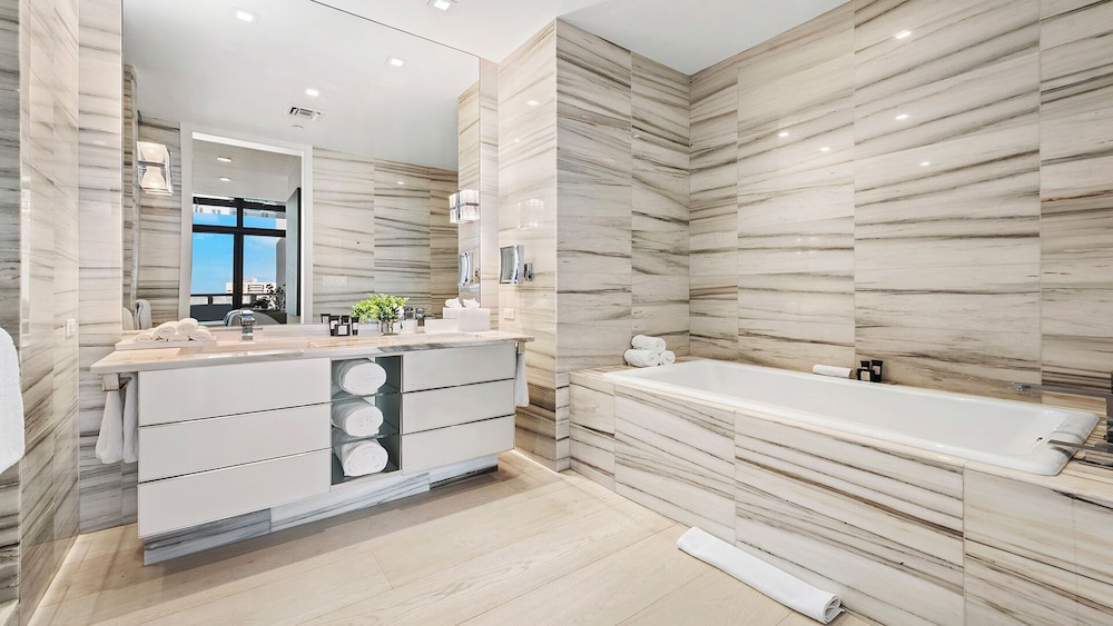 Luxury Vacation Rentals in South Beach by LRMB