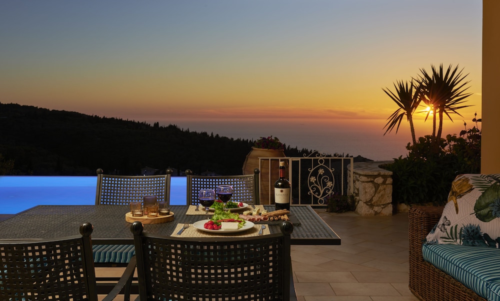 Art Blue Villas