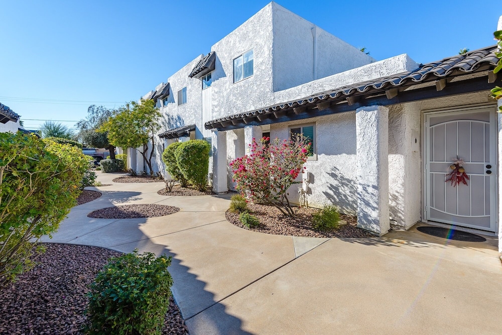 Villa Sunshine 2 Bedroom Condo by RedAwning view 5