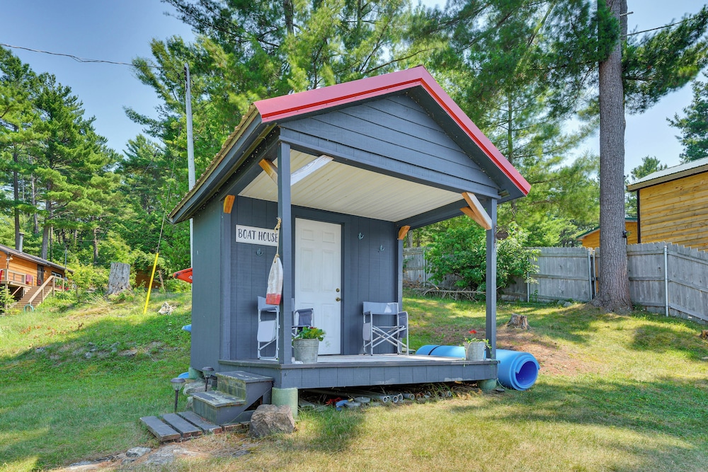 Fishing & Boating Paradise: St Lawrence River Home