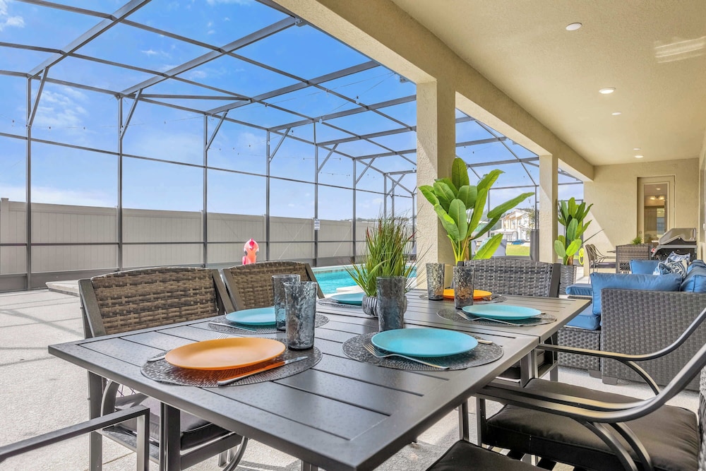 Upstay Epic 15br Mansion for Big Groups Near Parks