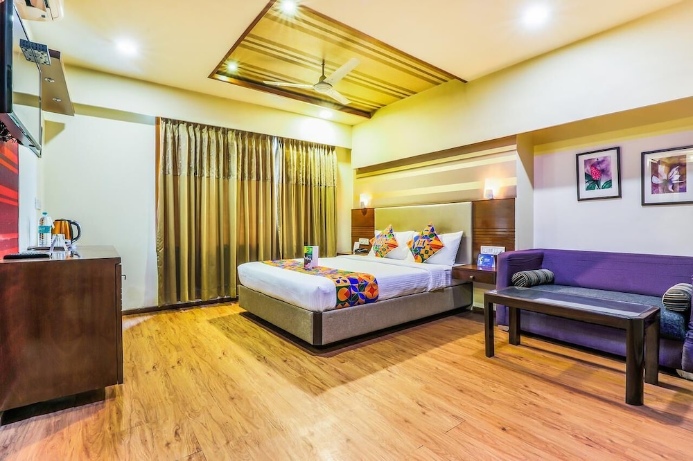 FabHotel Berry's
