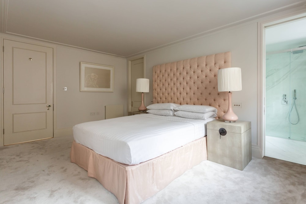Eaton Mews South by Onefinestay
