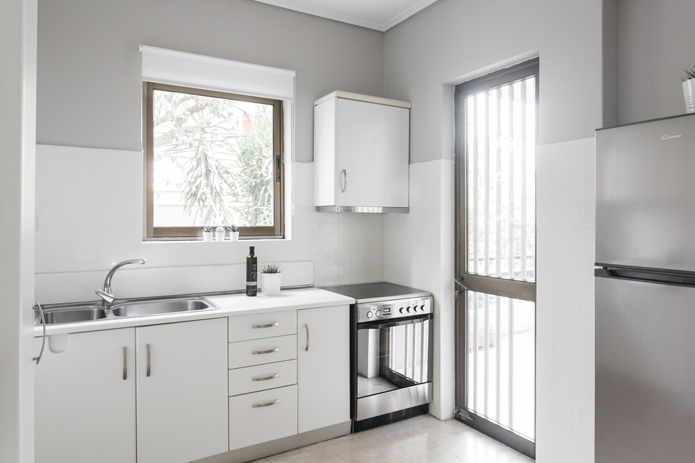 Pleasant 2BR Apartment near HELEXPO photo 3