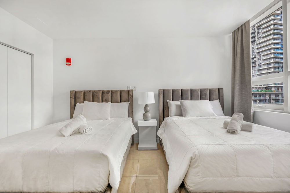 Modern 2-BD Condo in the Heart of Miami