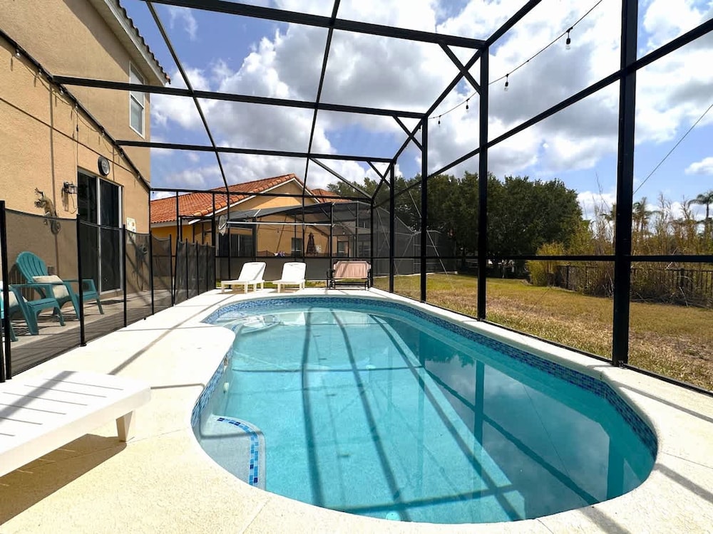 Luxury Villa Near Disney 6 Bd Home With Private Pool and Resort