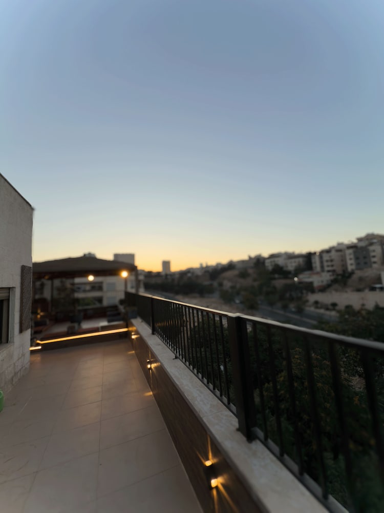 Charming Amman Apartment With Central AC and Parking