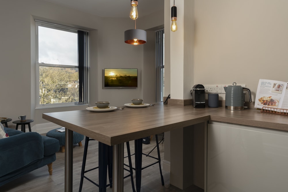 Calm - 1BR - 1BA - Apartment - Central Ambleside view 2