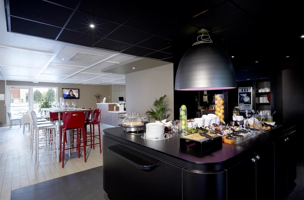 Chalon-Sur-Saone Vacations - Hotel Campanile Chalon Sur Saone - Property Image 2