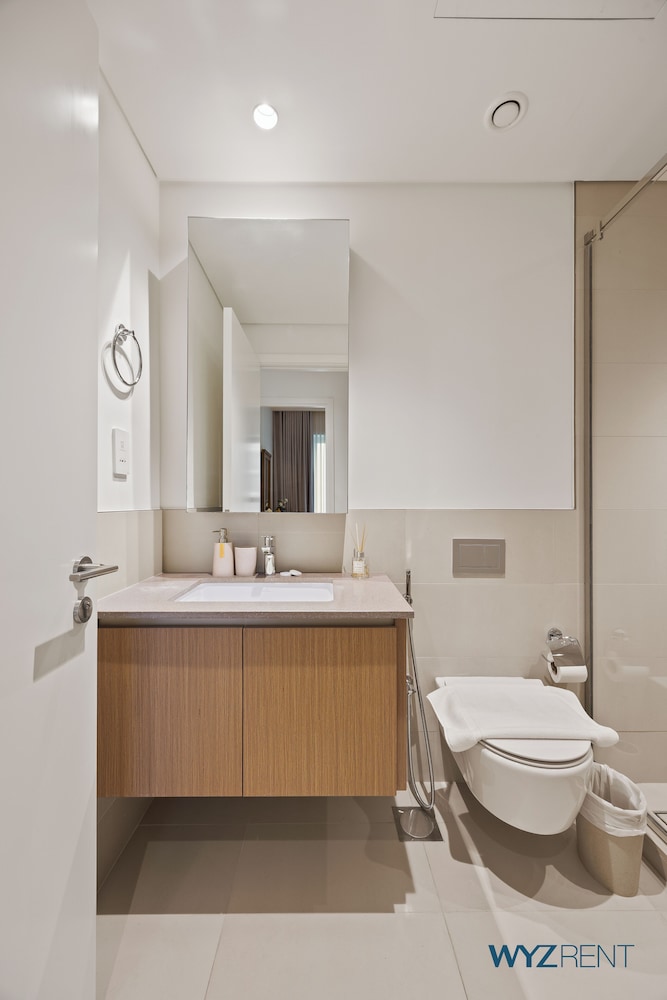 Urban Glam 1 BR in Surf 2-Creek Beach