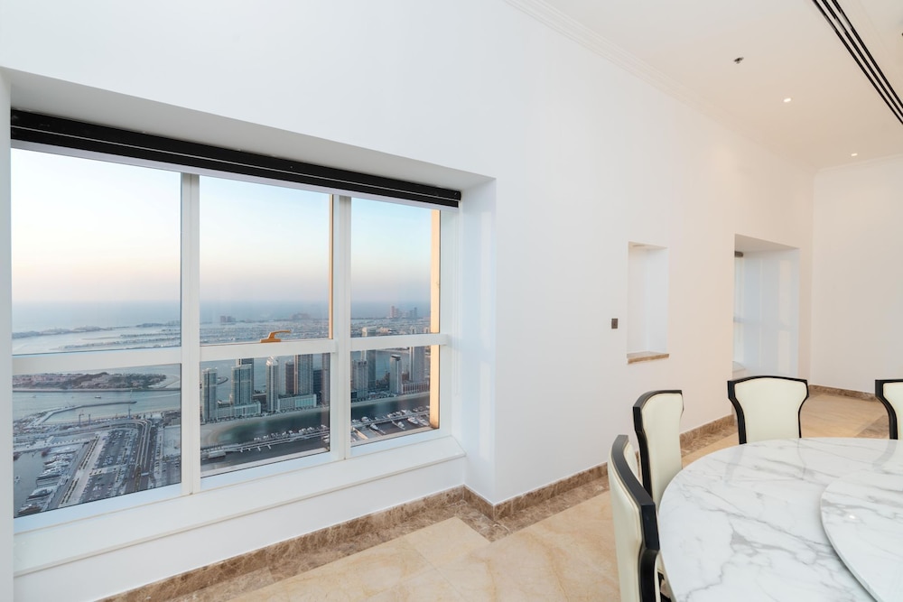 4BR Maid Penthouse w Pool and Jacuzzi