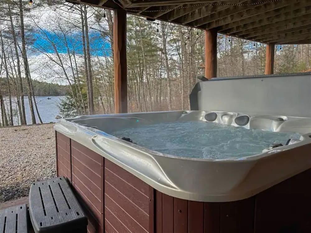 Perley Pond Lodge Limit 14 4 Bedroom Villa view 4