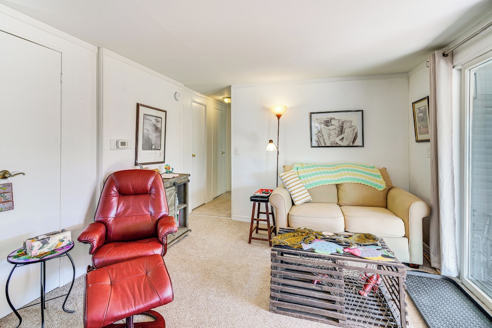 Pool Access! Couples Haven 4 Mi to Dtwn Fort Myers