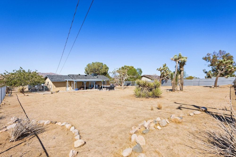 Starlight Ranch - Hot Tub, Fire Pit & Grill 3 Bedroom Home