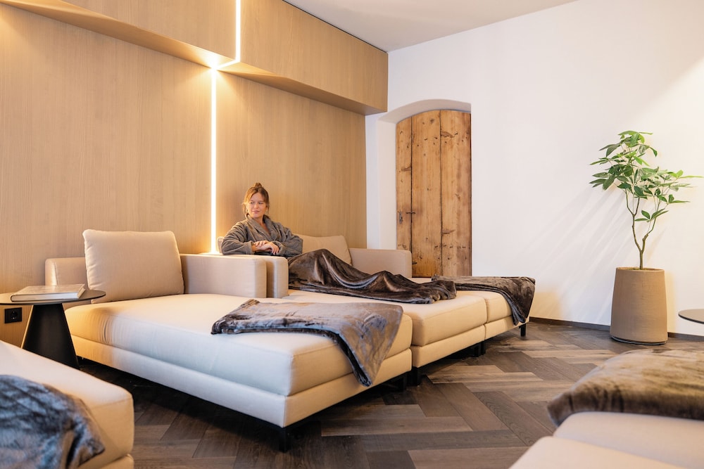 Schwarzer Adler - Concept Living