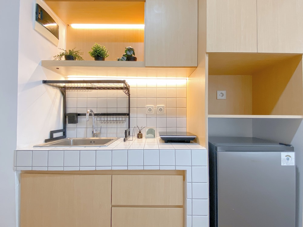 Wooden Accent Studio Apartment At Pollux Chadstone