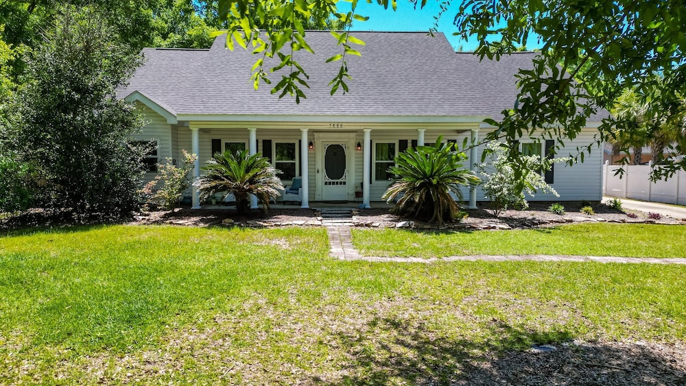 Southern Charm by Southern Vacation Rentals
