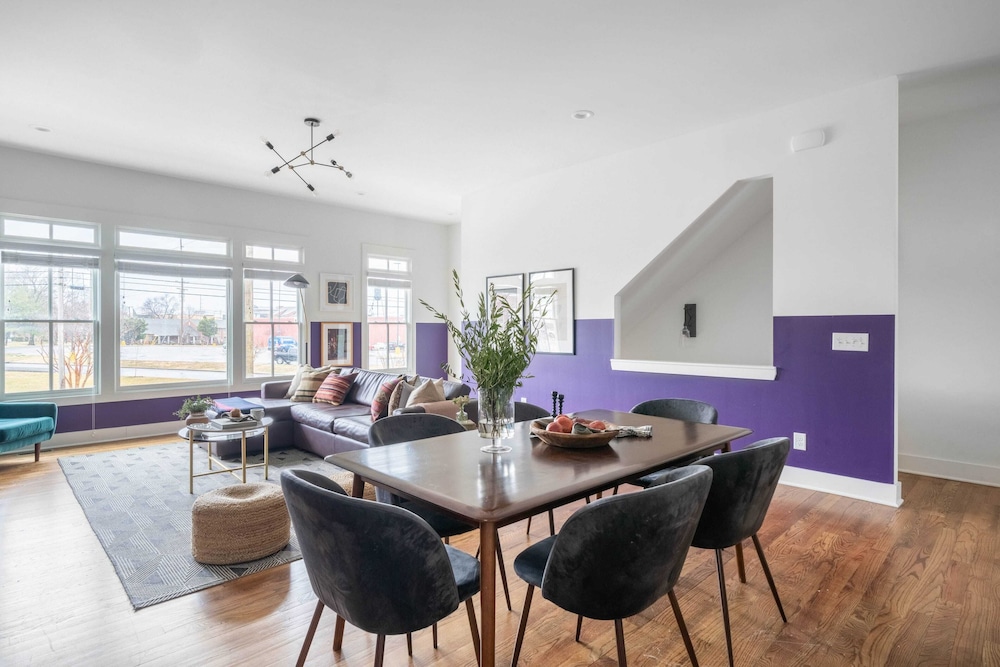 Sleeps 36, 3 Homes Walk to Germantown Modern Townhomes Near DT Avantstay
