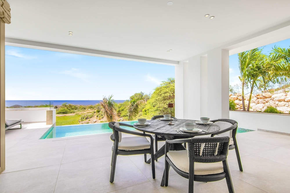 Luxurious Hideaway at The Cape Blue Bay