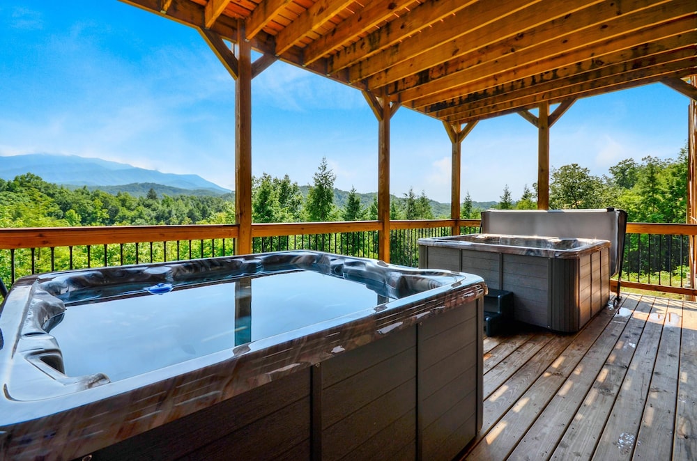Luxury 14BR Haven: Views Games Hot Tubs More, Foto 5