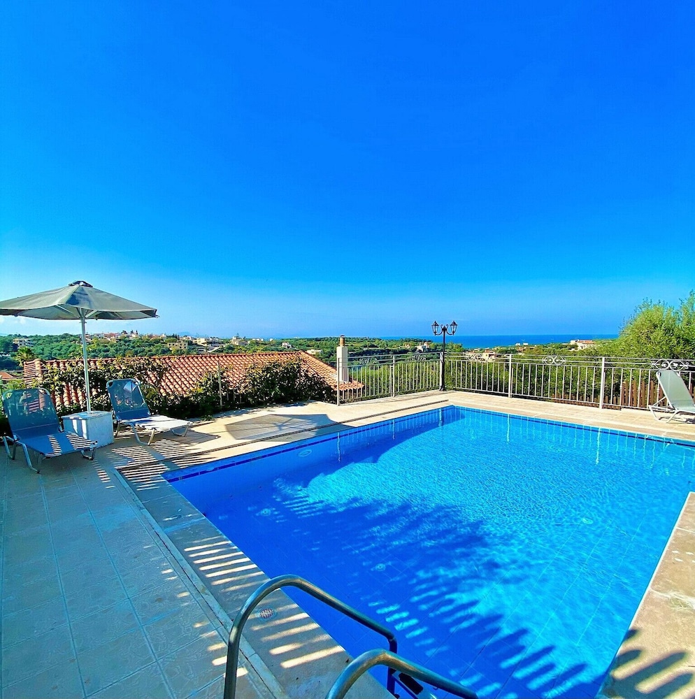 Eros Villa
