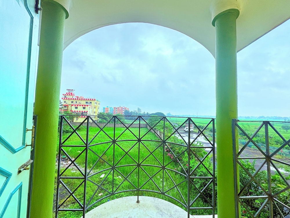 Binapani Hotel & Restaurant Tarapith