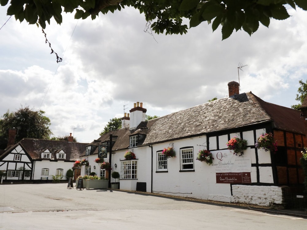The Cotswold Holiday Lodge