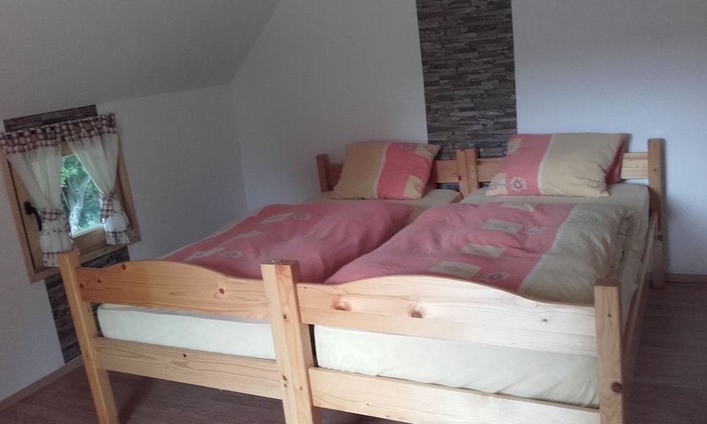 Apartmaji bungalovi i sotorisce Silva view 2