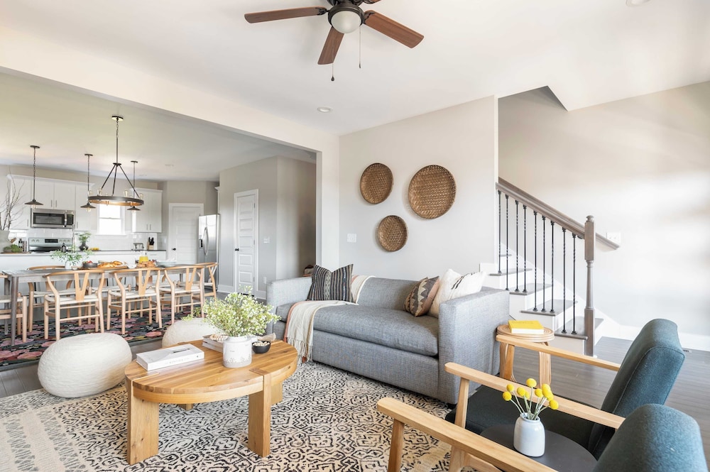 8 Nashville Homes w/ 21 Bedrooms, 21 Baths & Space for 74, Just Minutes From Broadways Nightlife, Dining, and Music Scene Cherokee by Avantstay