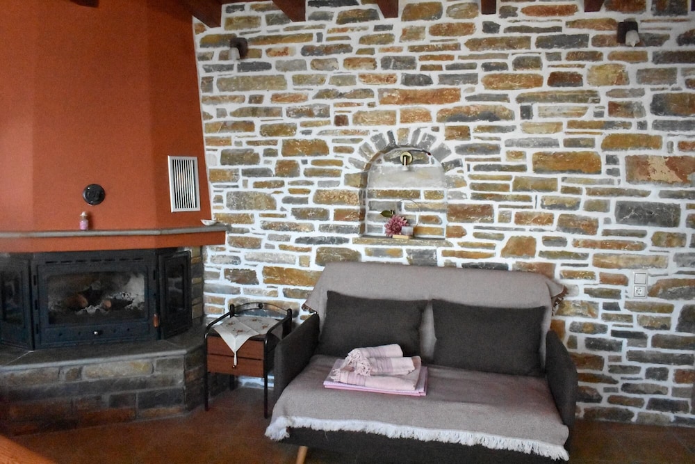 Ovrios Stone House Pelion view 2