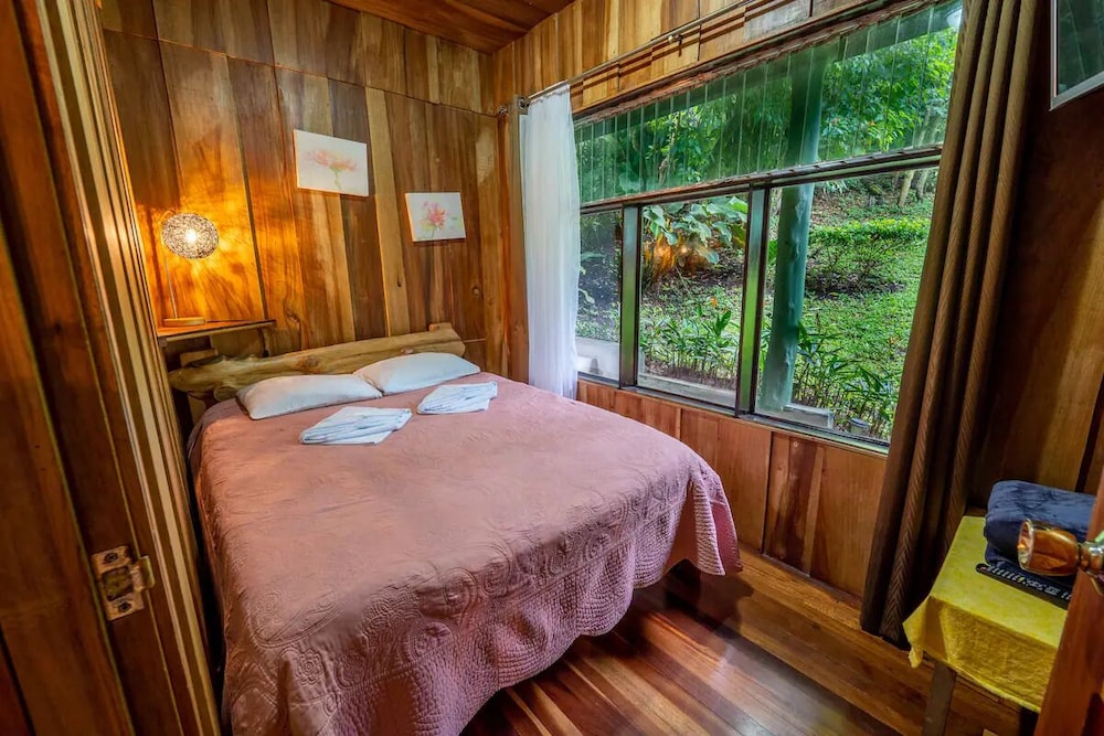 Violeta Homes Monteverde