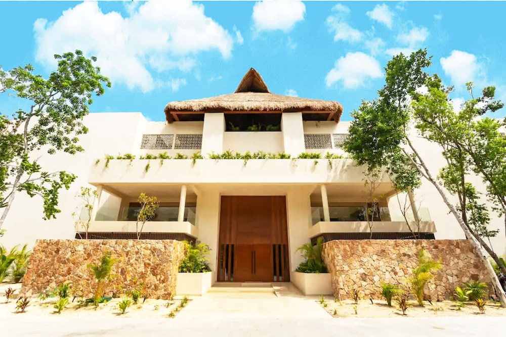 Stunning 2 Bedroom Apartment at Condo With Best Tulum Infinity and Jacuzzi by Waves Management