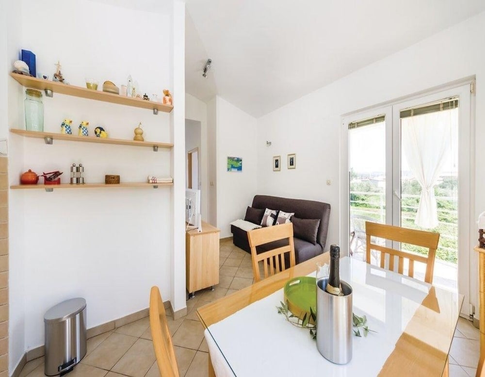 Mare - With Parking - A2 kat view 3