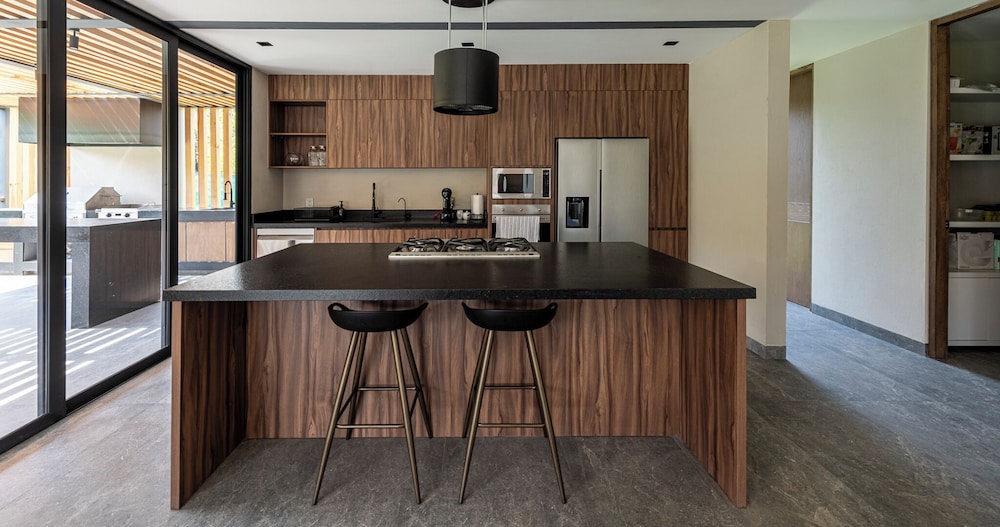 Casa Cundi-Contemporary Living in Nature