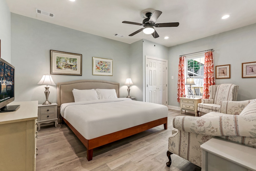 New Orleans Vacations - Renovated Historic 4BR House Near Magazine St  Uptown - Property Image 11