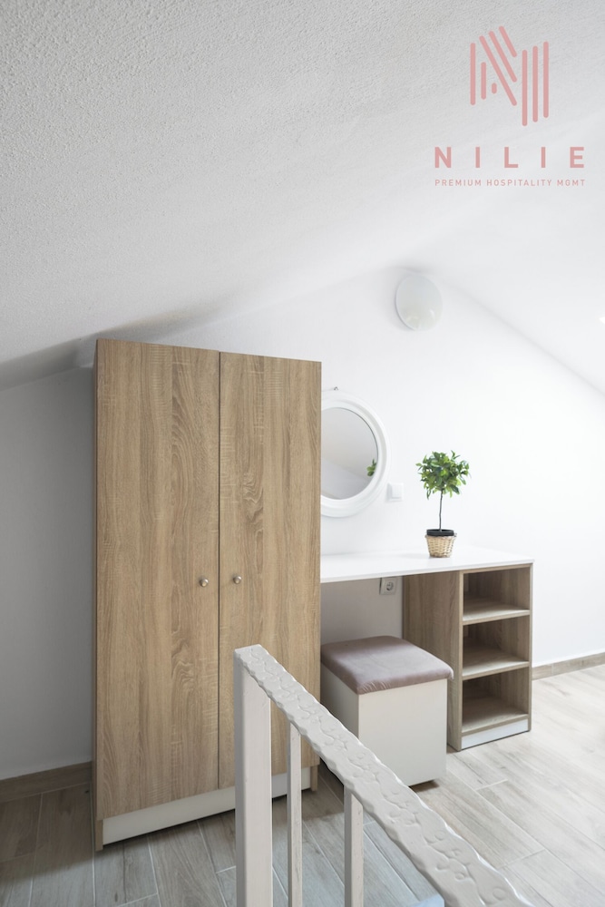 Azur Residences, Nilie Hospitality MGMT