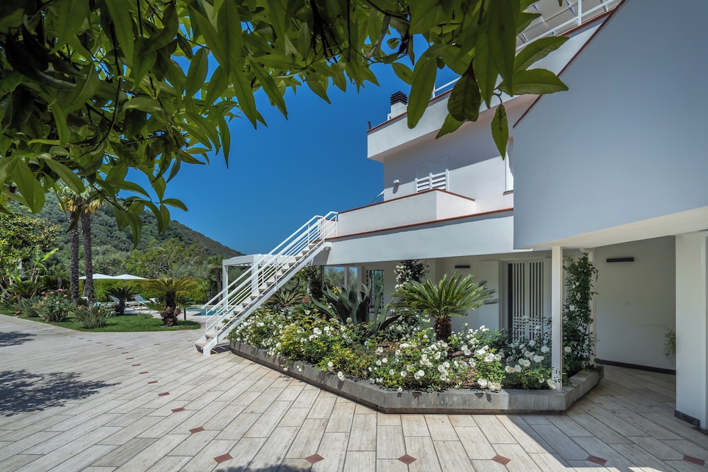 Luxury Villa In Sorrento Coast Swimming Pool & View