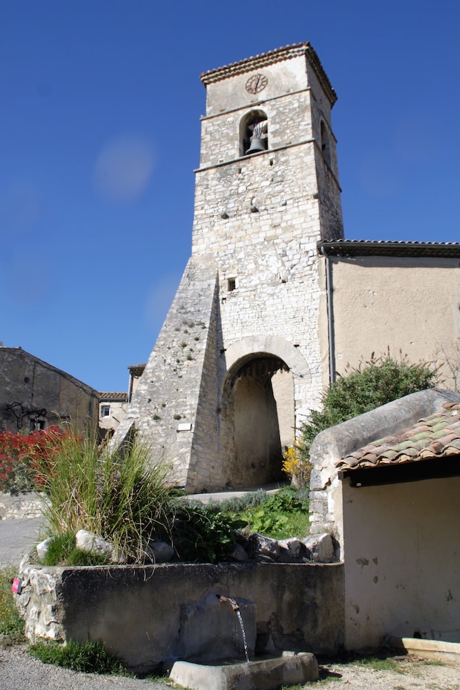 Photo 10