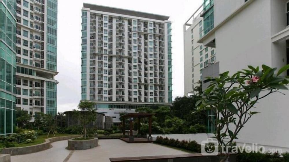 Comfy 2BR Apartment at Woodland Park Residence