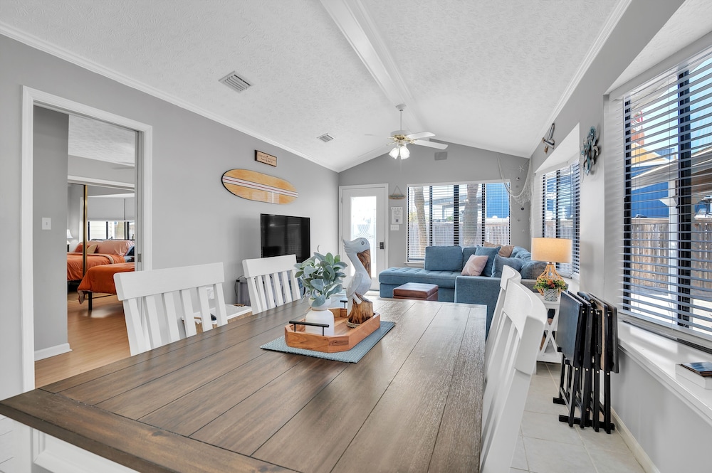 Spacious Home With Beach Access 3 Bedroom Home