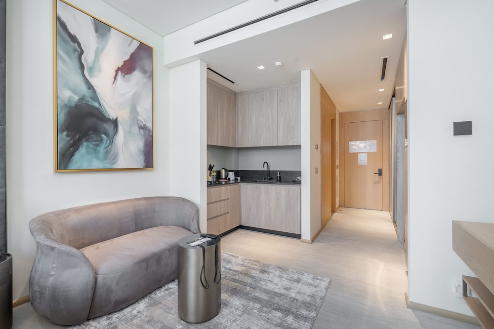 A Premium and Modern Studio in The Autograph JVC
