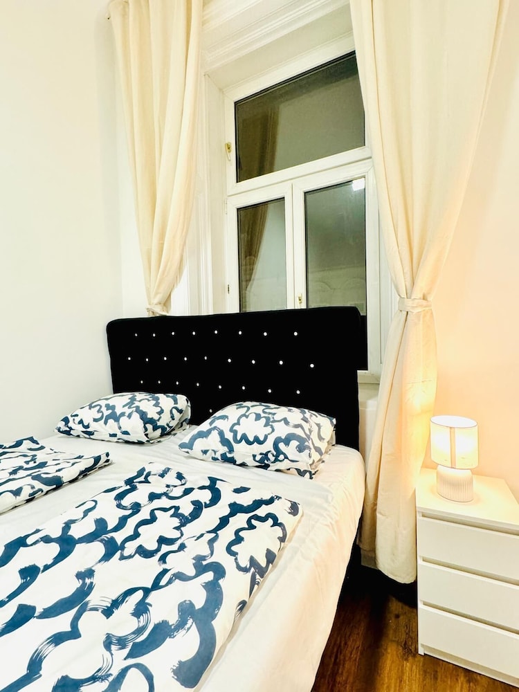 Affordable 5BR Apartment Atzgersdorf